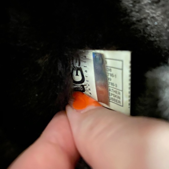 UGG Australia Bailey Button Boots - Picture 6 of 6